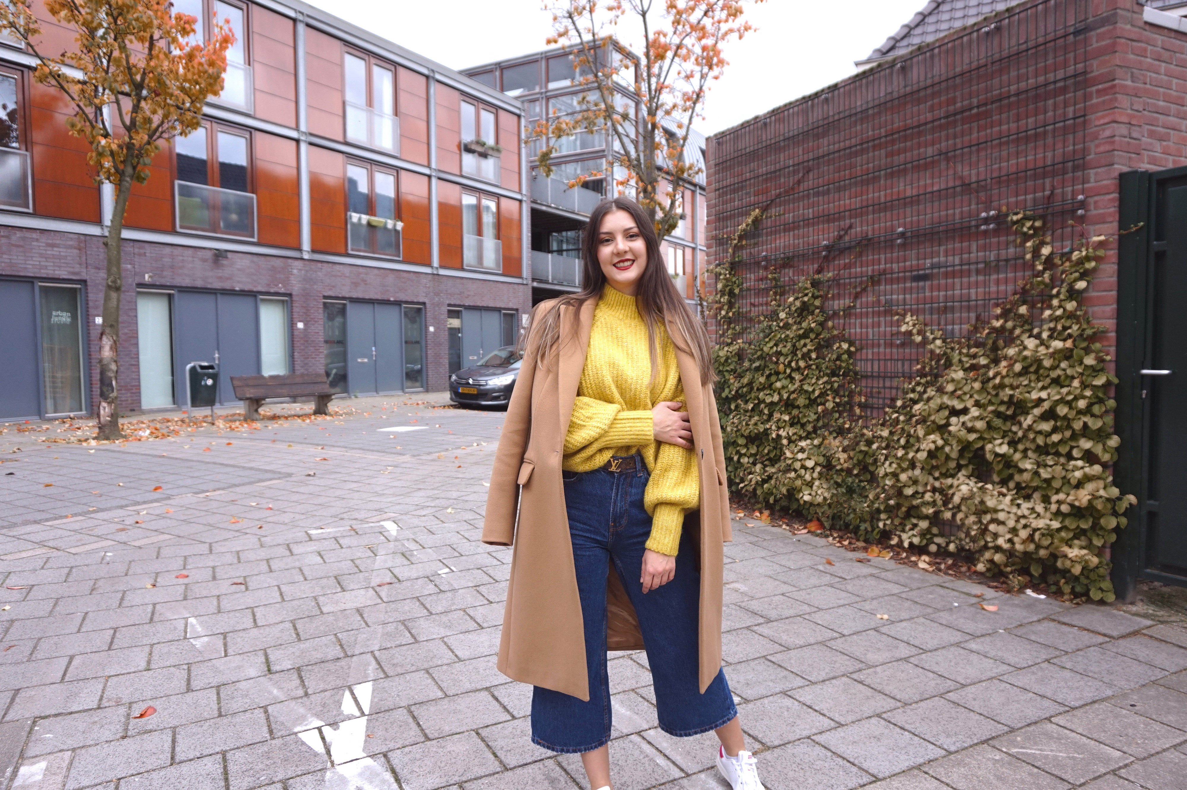 yellow knit outfit ideas